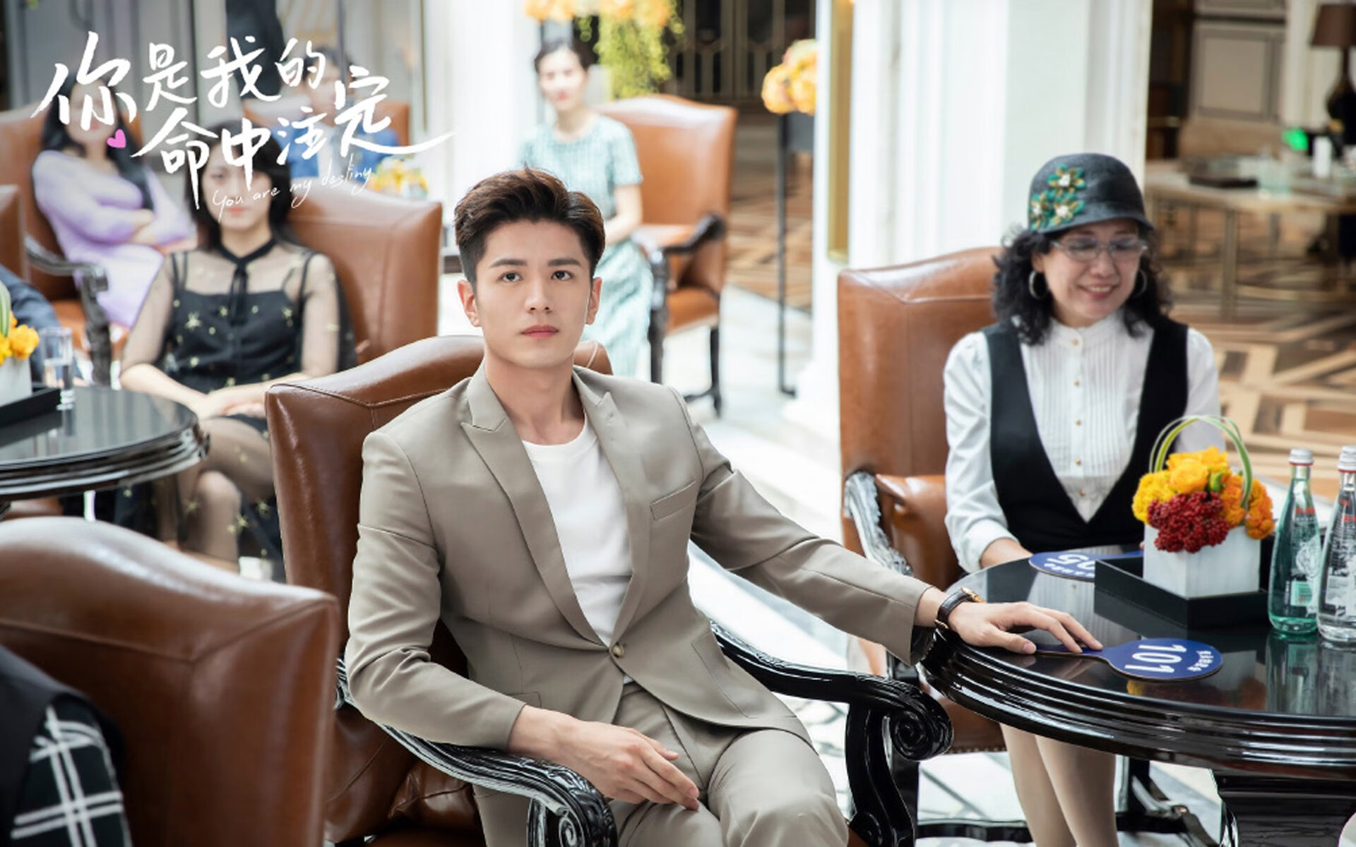 开云体育视频直播-大型电竞赛事的后勤保障：安全、交通与场馆管理全景盘点，电竞比赛现场布置