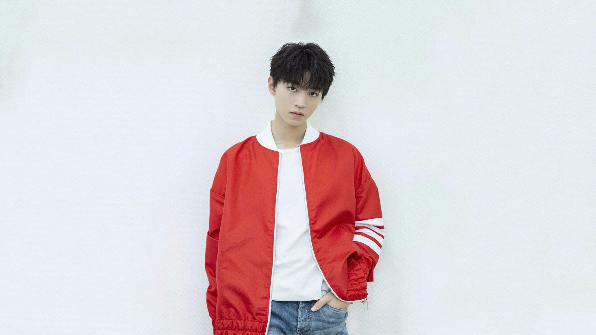 詹姆斯鼓励年轻球员勇敢表达想法,詹姆斯激励标语